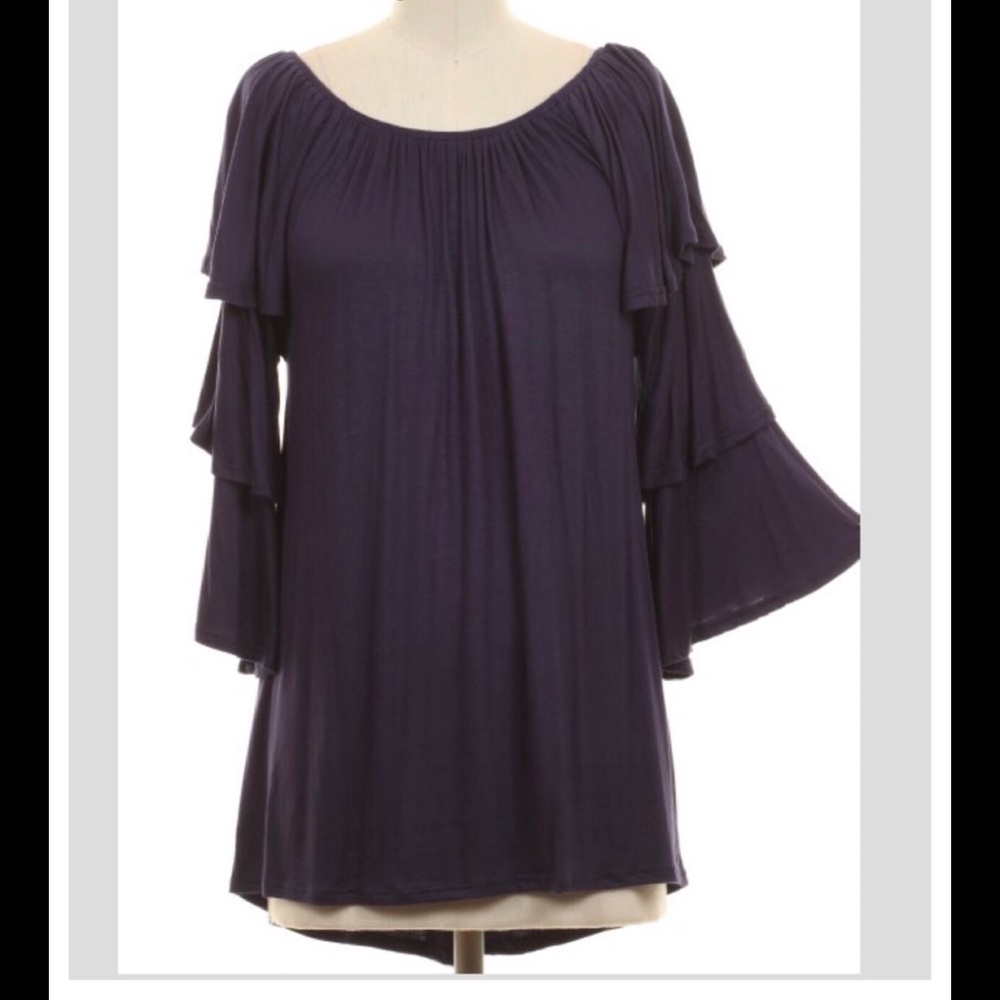 🆕💙2X(16/18)navy tunic top, bell sleeve with ruffle detail/jersey soft material